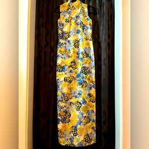 Sleeveless qipao dress